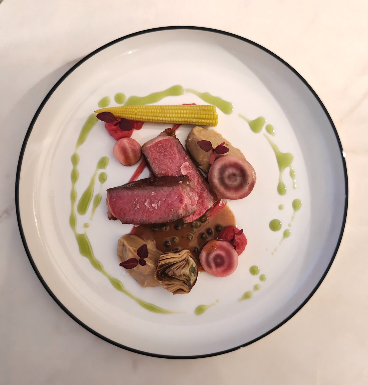 Gerijpte côte de boeuf met crème van pastinaak en miso